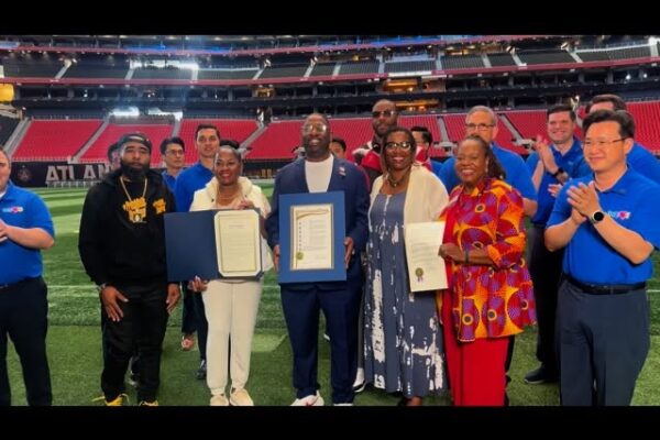 Join in honoring 21 years of incredible community service as we celebrate the dedication of @weloveuusa. This year’s blood drive brought our community together to raise 372 pints of blood, highlighting the power of unity in making a lasting impact. September is Sickle Cell Awareness Month, and the call to action is clear: give blood and support the $5K for 5 Families fundraiser to provide hope and resources to those affected by sickle cell. Let’s save lives together! Media Credit: #FRESHCELLS